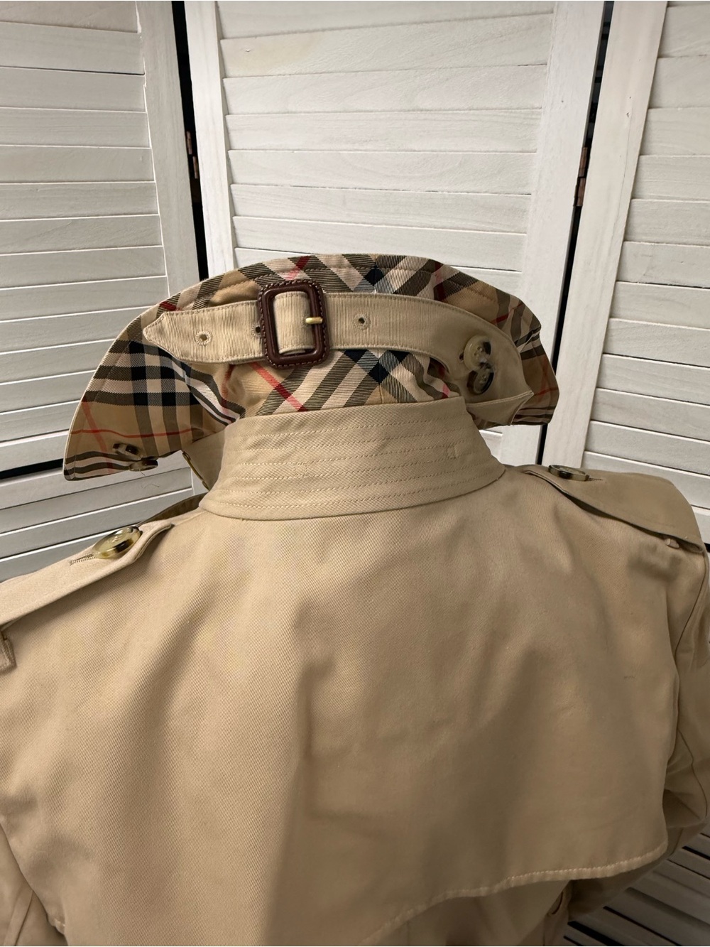 Burberry Honey-Beige Chelsea Heritage Trench Coat with Belt - Picture 11 of 16